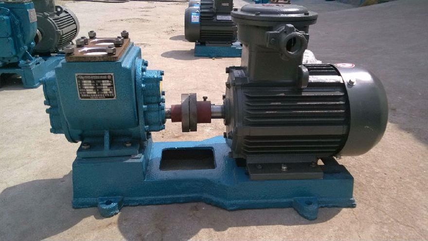 QQ圖片20171009165449.jpg JL-A系列 KF-8-0.6BT4型抽油裝置交付現場